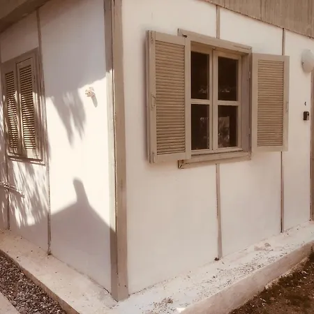 Barreira Beachfront Rooms 4 Kalamata Exterior photo